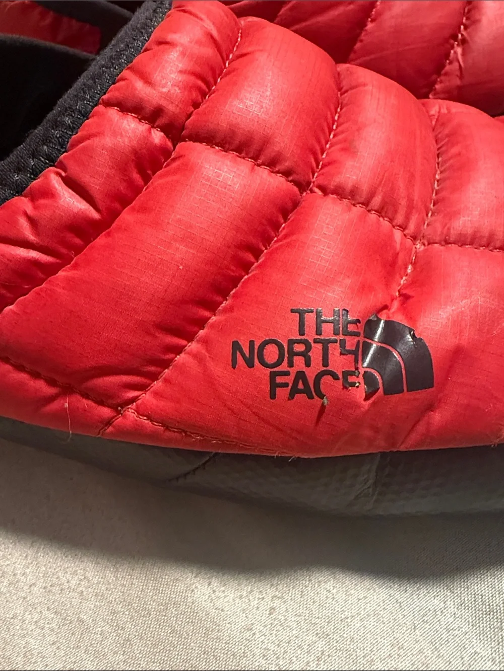 The North Face Men's ThermoBall Traction Mule V slippers